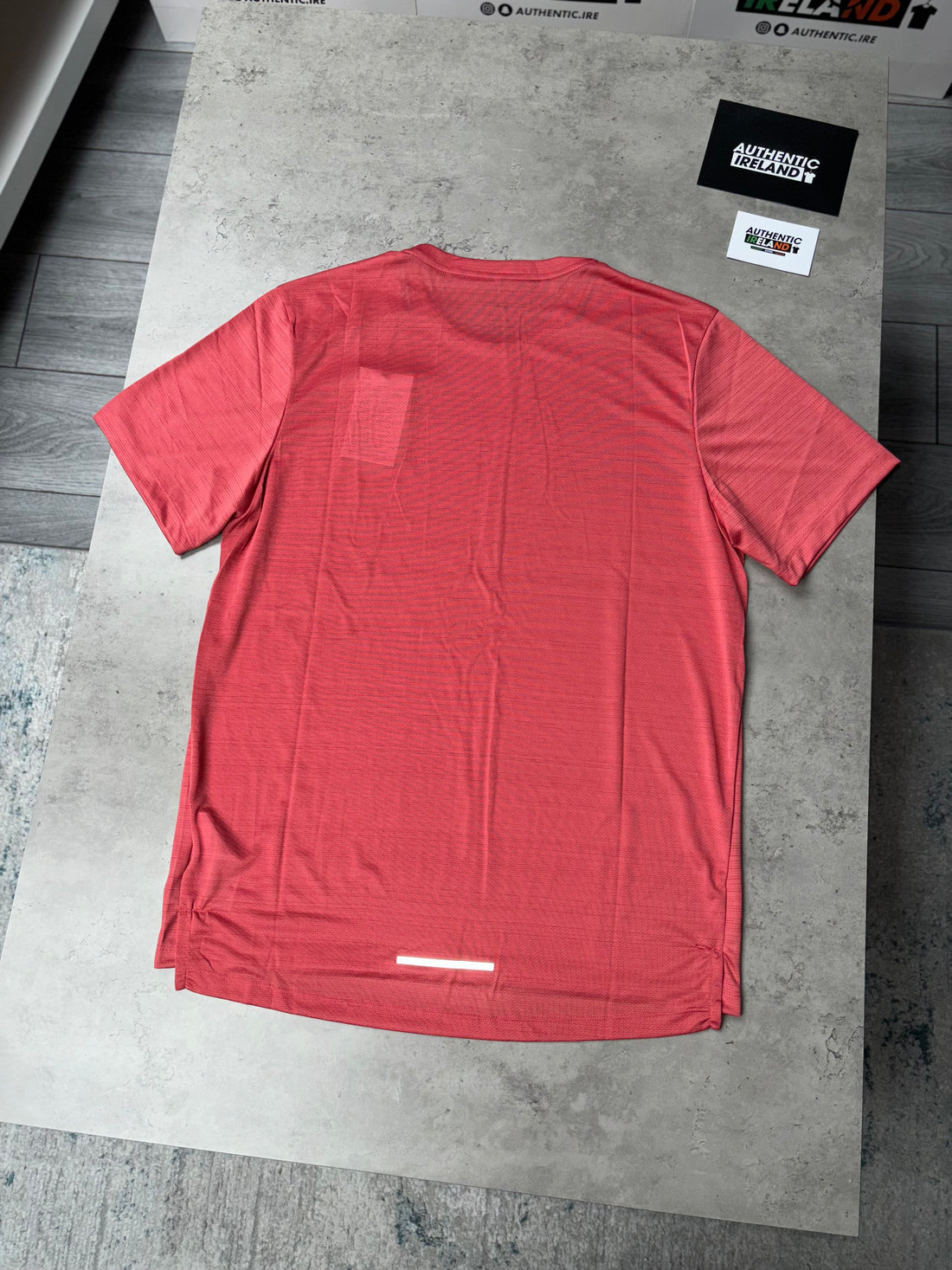 NIKE MILER 1.0 T-SHIRT - ADOBE RED