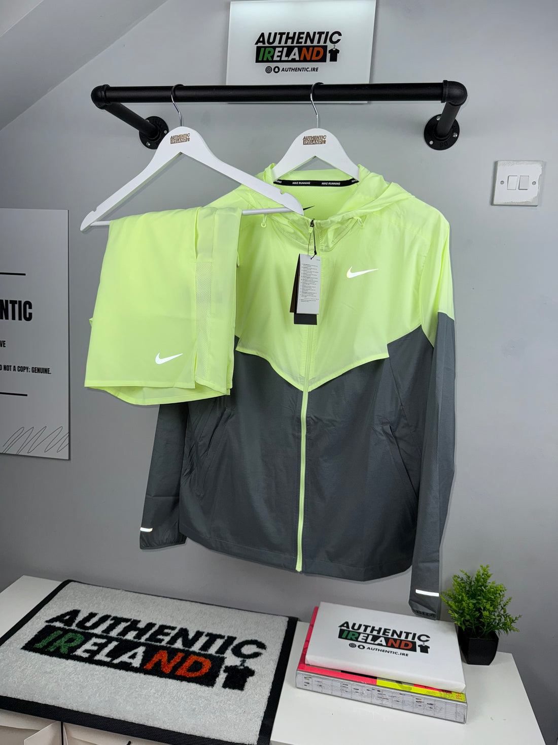 NIKE WINDRUNNER SET - VOLT/GREY