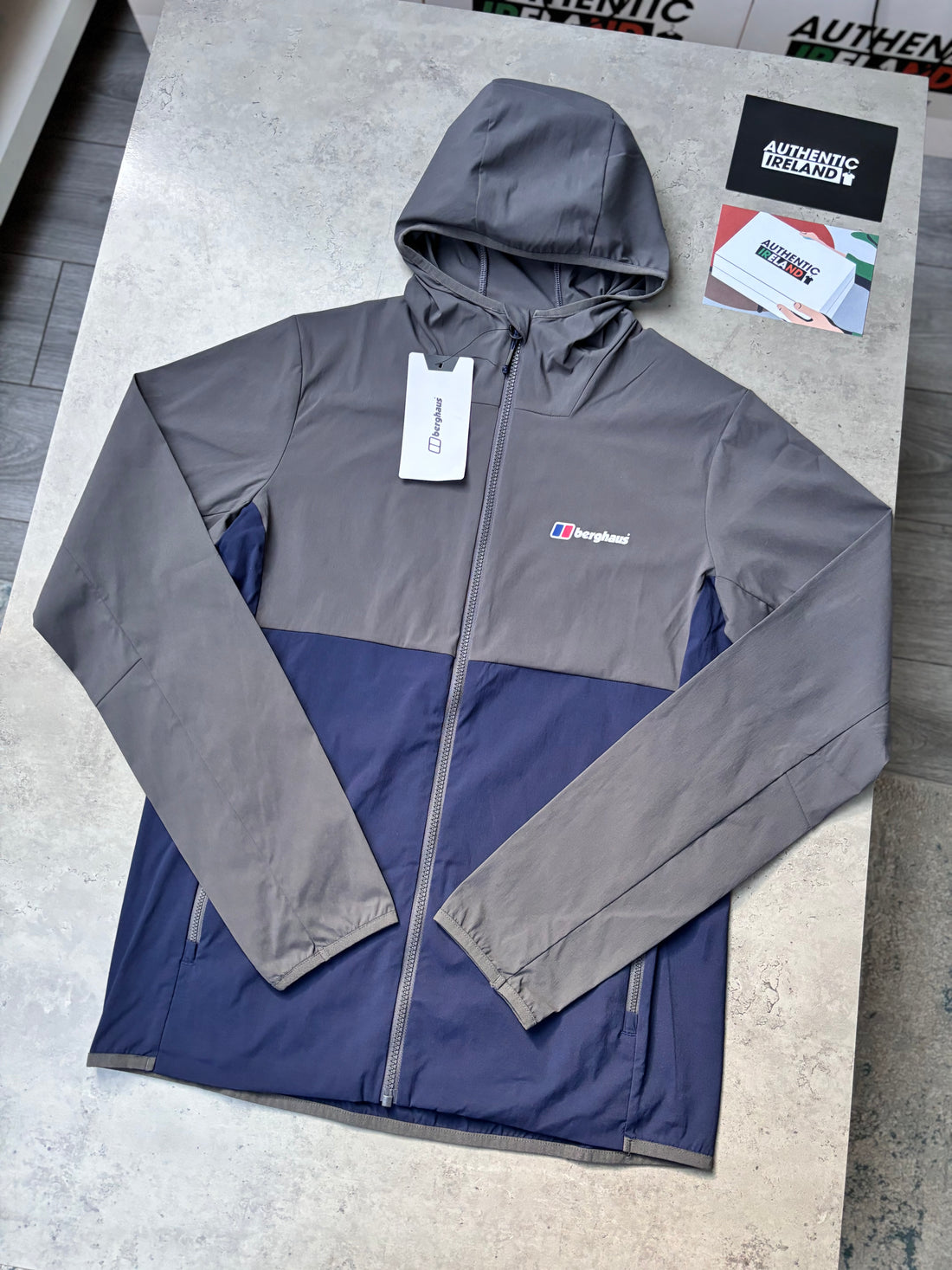 BERGHAUS TWO-TONE WOVEN TRACKSUIT - NAVY