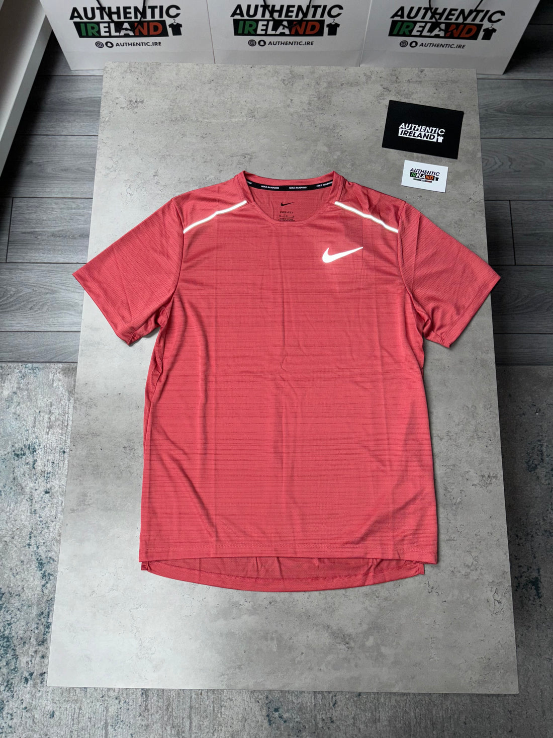 NIKE MILER 1.0 T-SHIRT - ADOBE RED