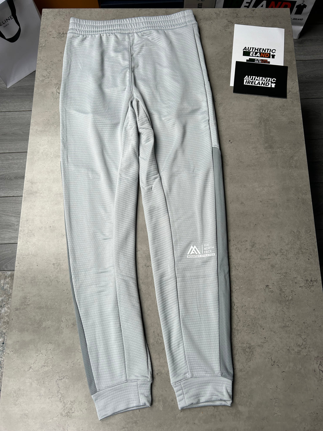 THE NORTH FACE MOUNTAIN ATHLETICS TRACKSUIT - LIGHT GREY/SLATE/GREY