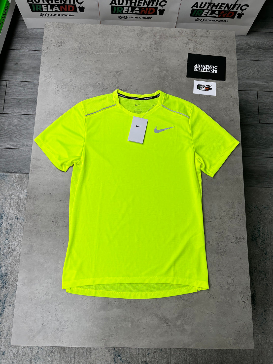 NIKE MILER 1.0 T-SHIRT - VOLT