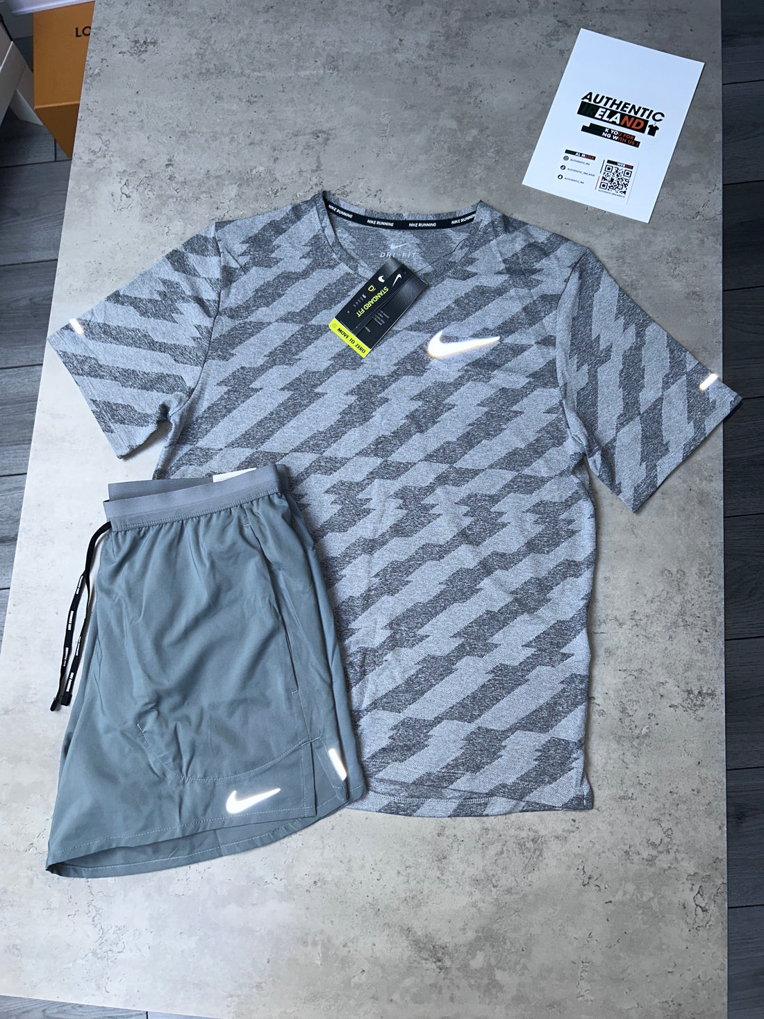 NIKE JACQUARD MILER SET - GREY