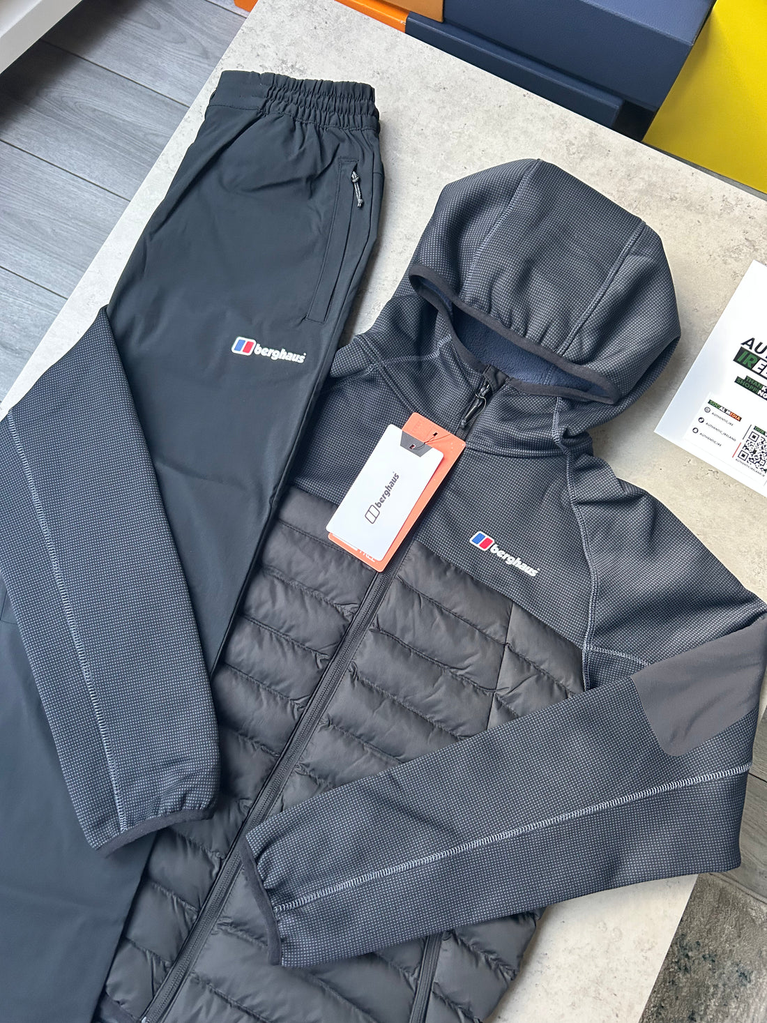 BERGHAUS HYBRID TRACKSUIT - BLACK