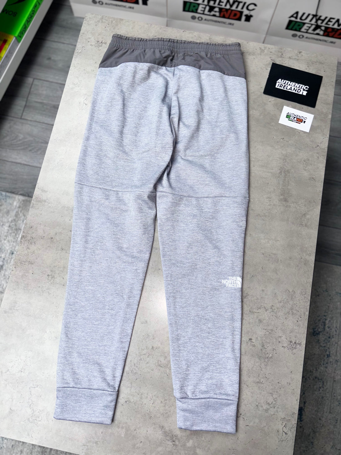 THE NORTH FACE MITTELEGI TRACKSUIT - GREY