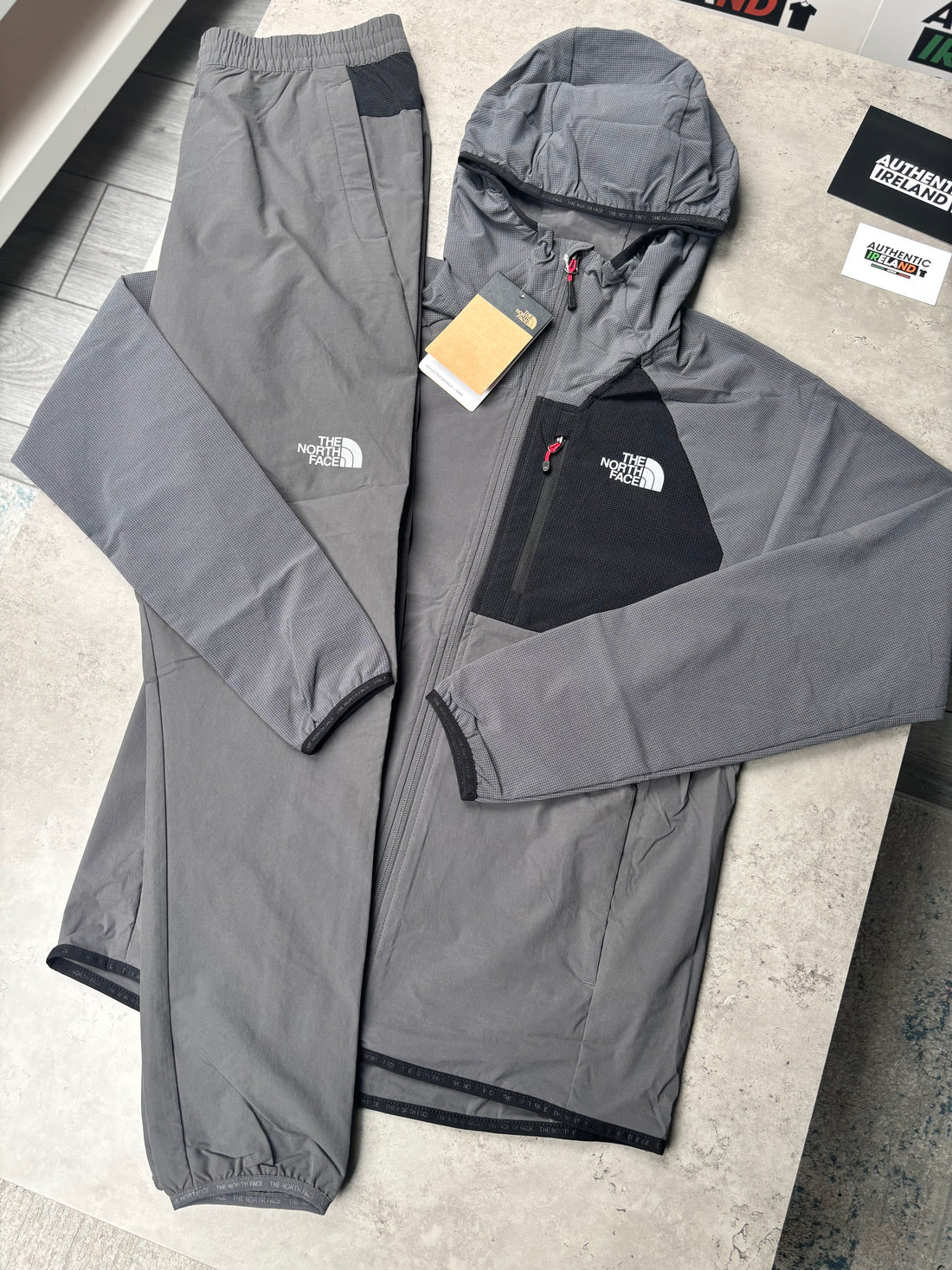 THE NORTH FACE WOVEN TRACKSUIT - GREY/BLACK