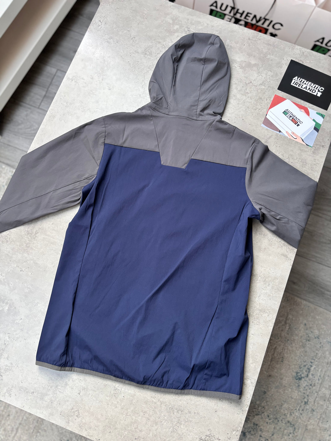 BERGHAUS TWO-TONE WOVEN TRACKSUIT - NAVY