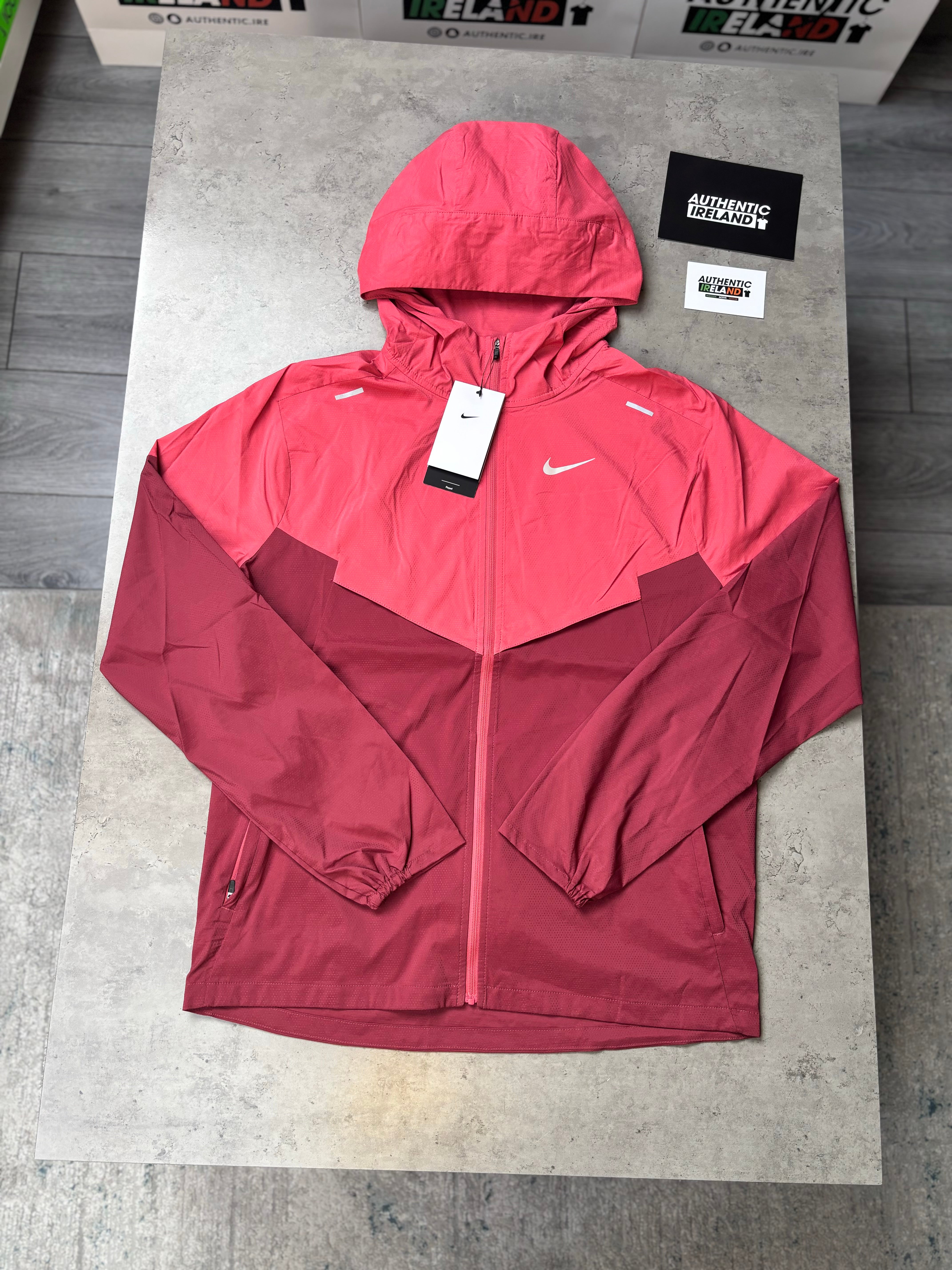 NIKE UV WINDRUNNER JACKET ADOBE RED