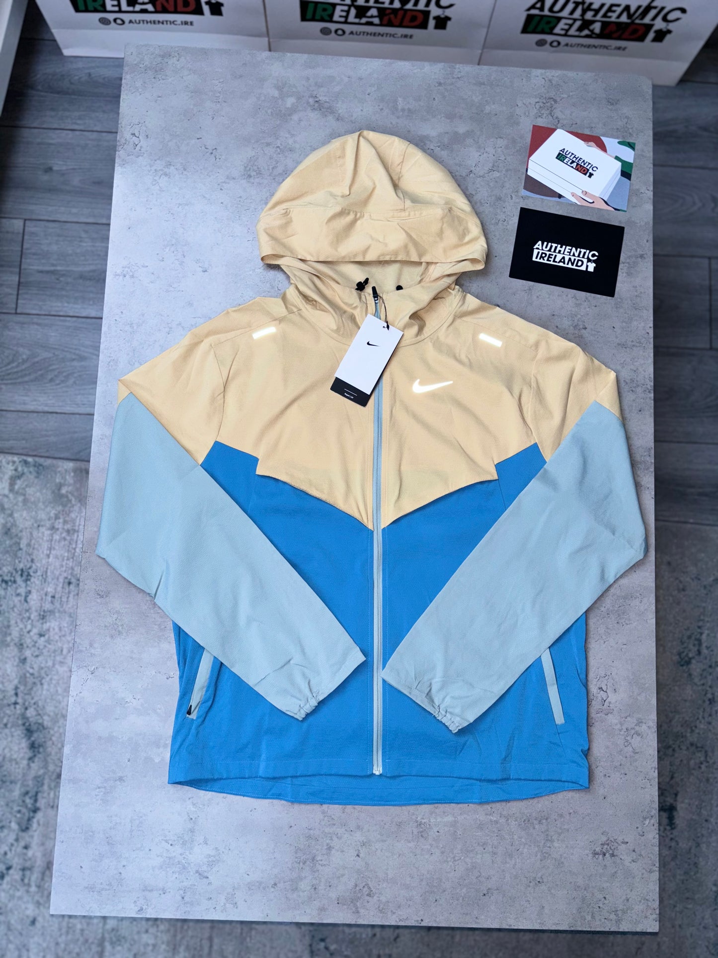 NIKE UV WINDRUNNER JACKET - BLUE/BEIGE – Authentic Ireland