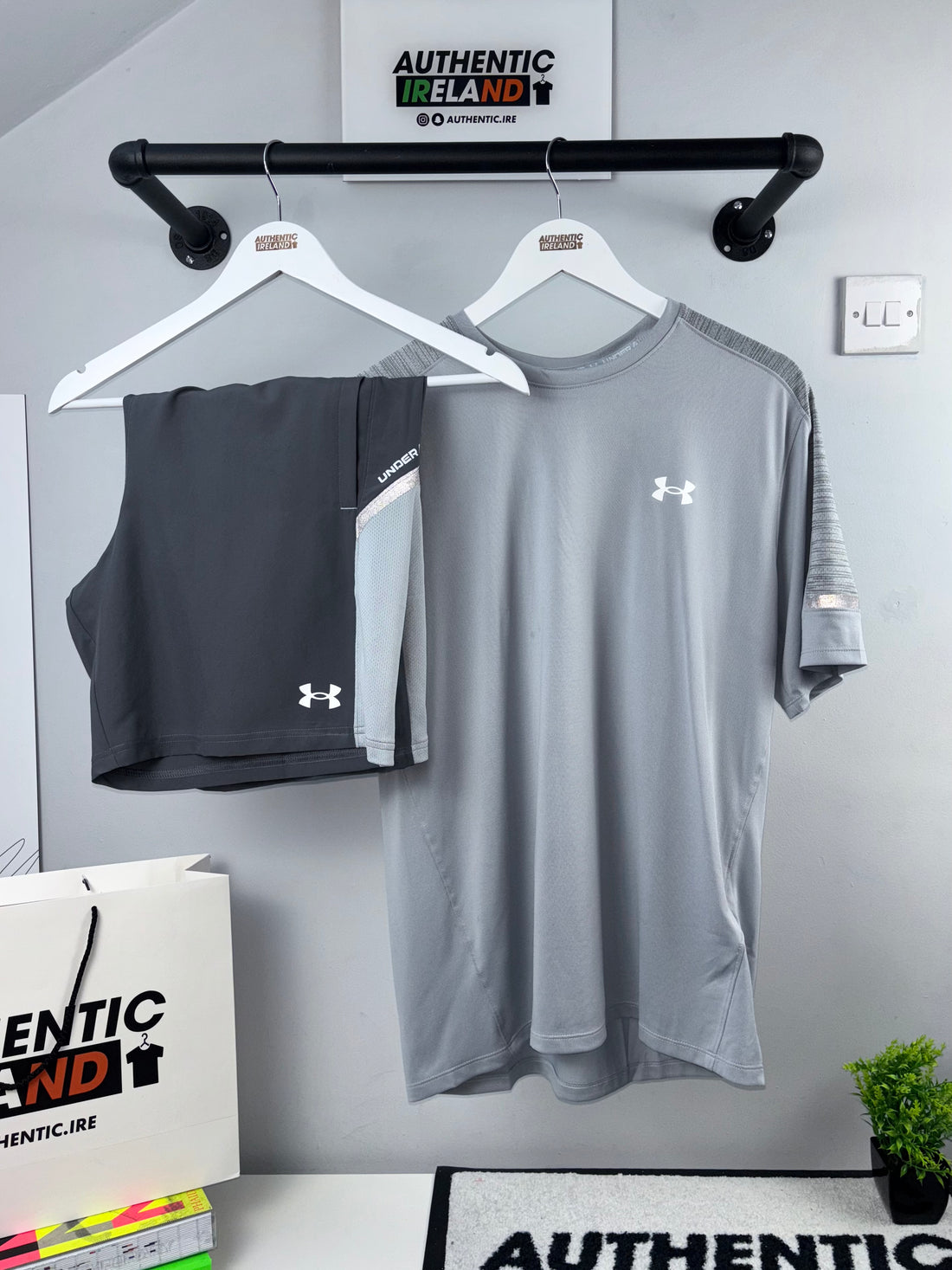 UNDER ARMOUR TECH SET - GREY/SILVER