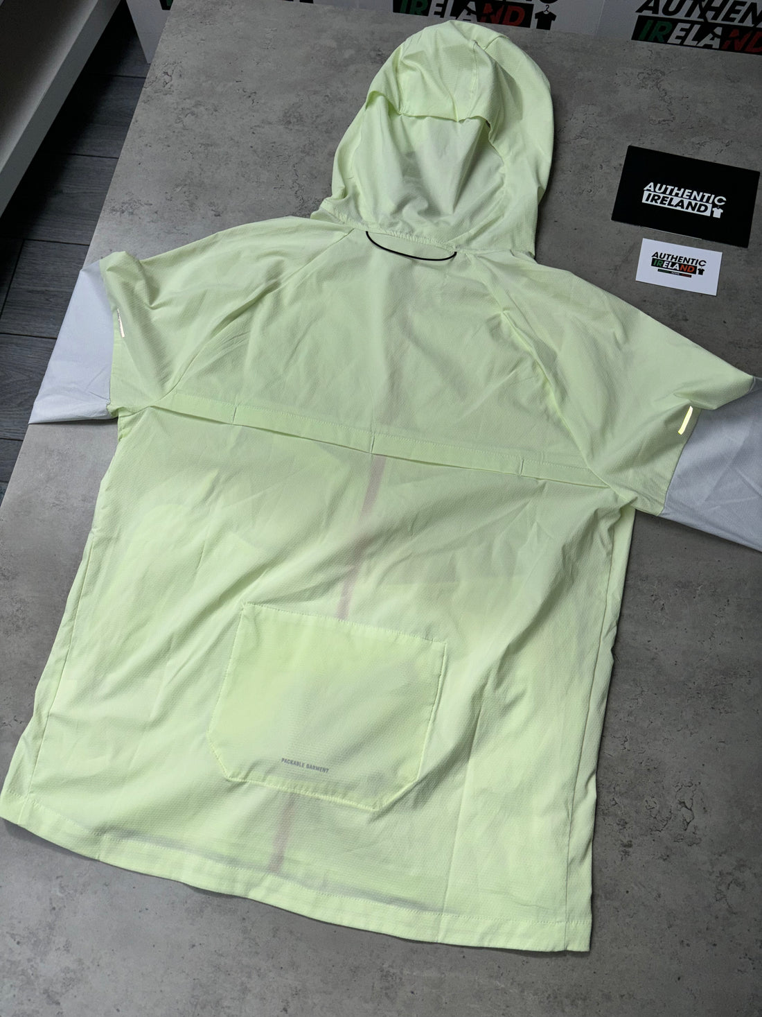 NIKE UV WINDRUNNER JACKET - LEMON TWIST