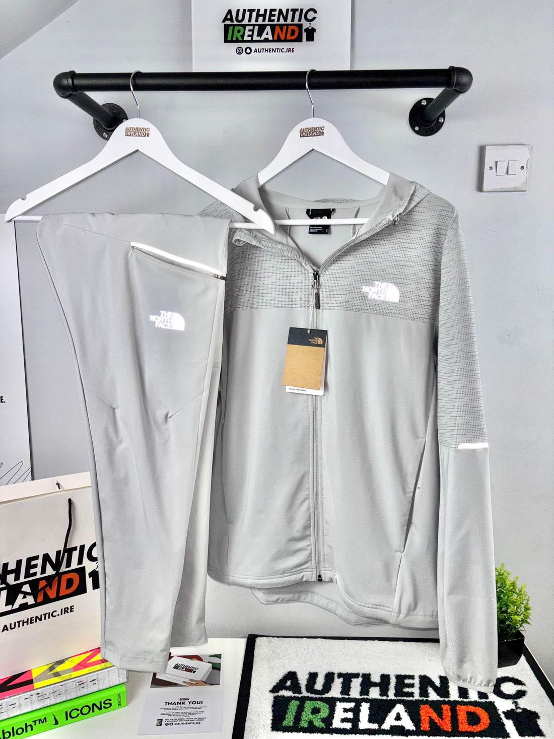 THE NORTH FACE ABSTRACT TRACKSUIT - GREY