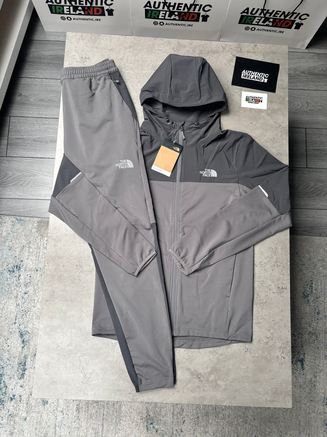 THE NORTH FACE VENT TRACKSUIT - GREY/BLACK