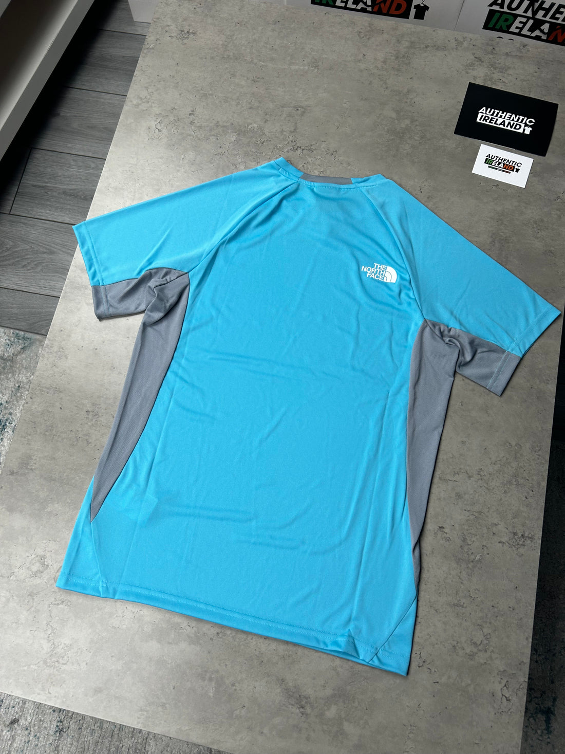 THE NORTH FACE T-SHIRT - BABY BLUE/GREY