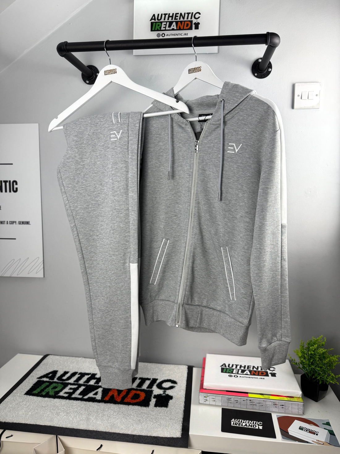 ENVI LUXE 2.0 TRACKSUIT - GREY/WHITE