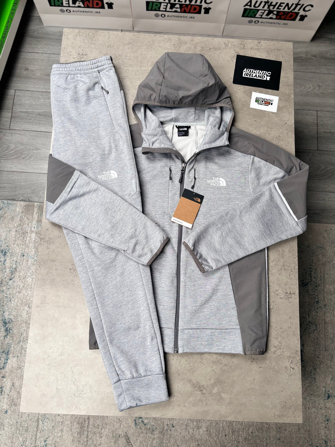 THE NORTH FACE MITTELEGI TRACKSUIT - GREY