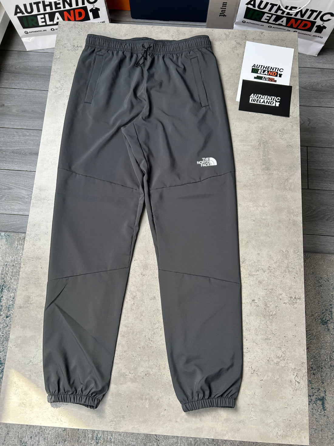 THE NORTH FACE TWO-TONE WOVEN TRACKSUIT - SLATE/BLACK
