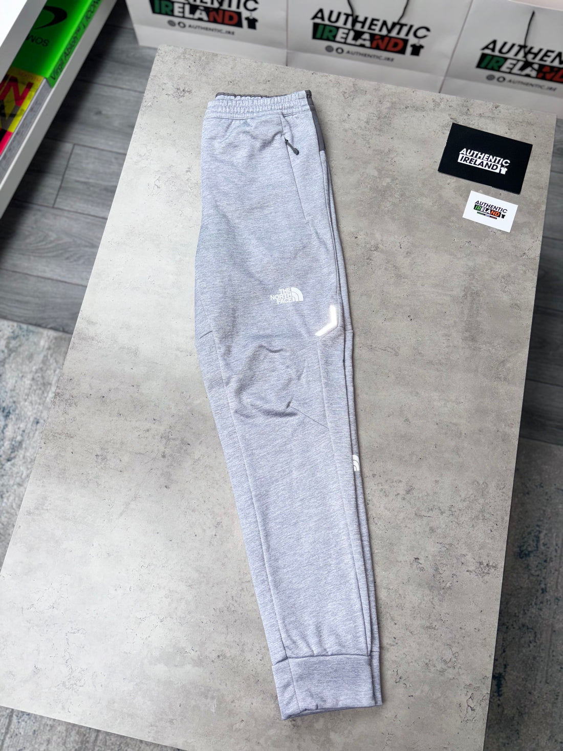 THE NORTH FACE MITTELEGI TRACKSUIT - GREY