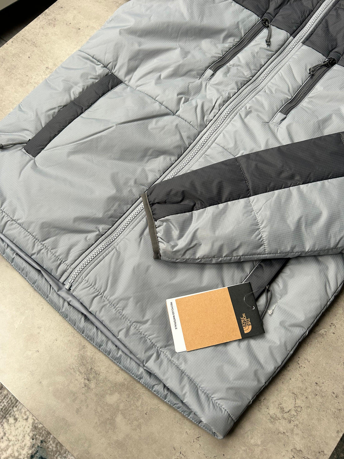 THE NORTH FACE NYLON PUFFER JACKET - GREY