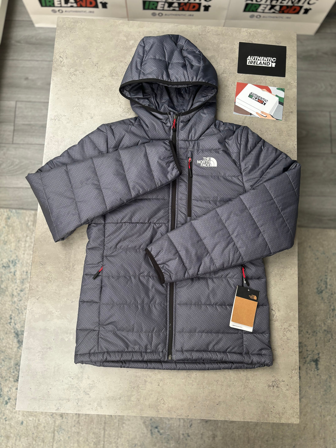 THE NORTH FACE PUFFER JACKET - GREY