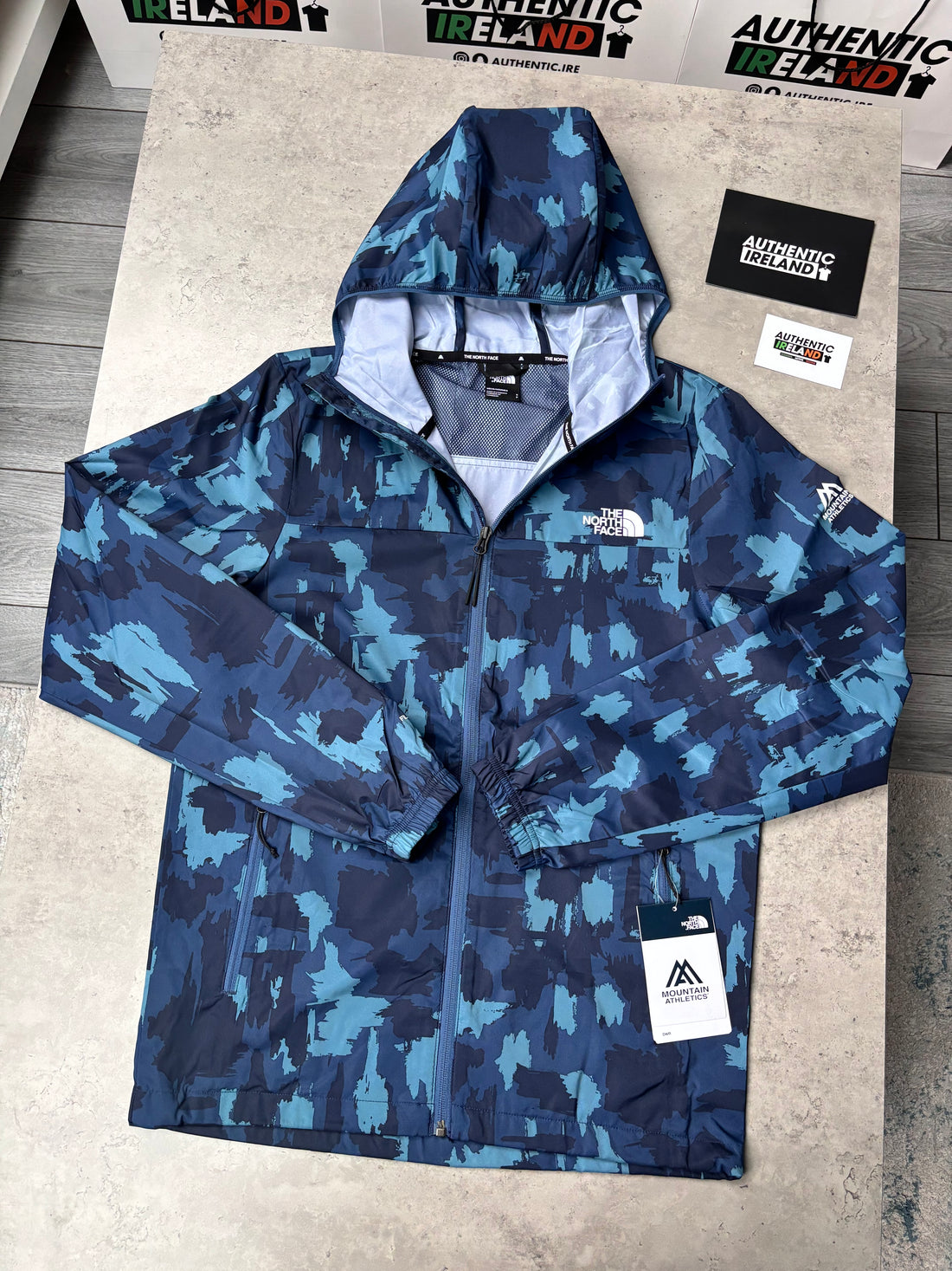 THE NORTH FACE CAMO PRINT WINDRUNNER SET - NAVY/BLUE