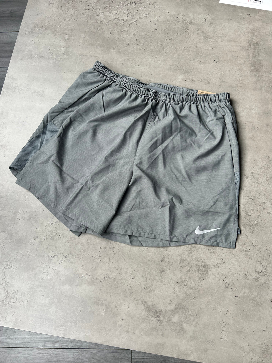 Nike Miler T-Shirt/ Shorts Set Grey – StockUK