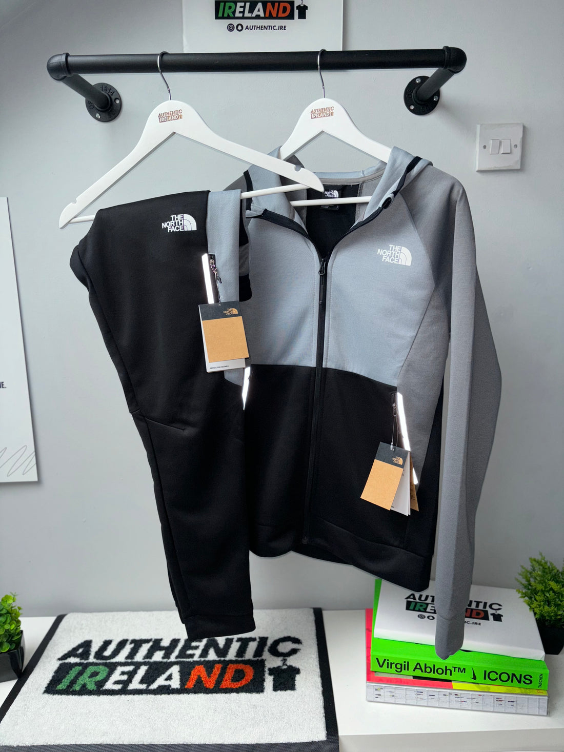 THE NORTH FACE TECH TRACKSUIT - BLACK/GREY