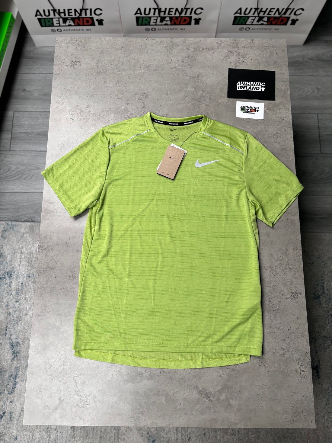 NIKE MILER 1.0 T-SHIRT - KIWI