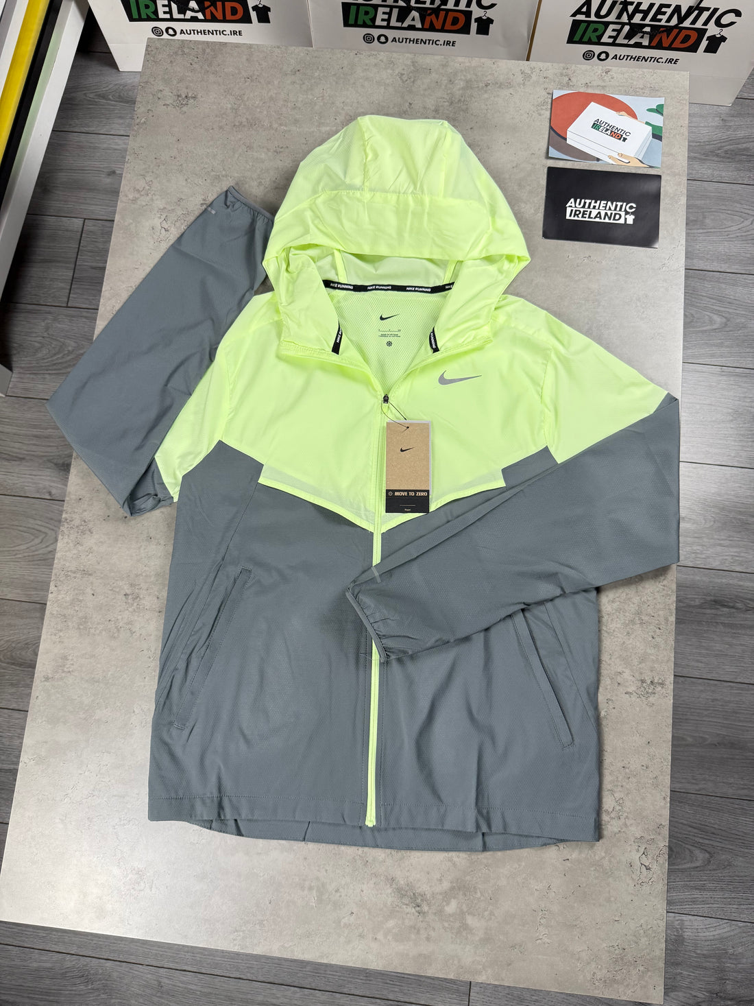 NIKE WINDRUNNER JACKET - VOLT/GREY