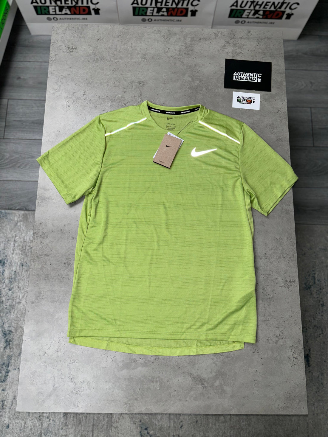 NIKE MILER 1.0 T-SHIRT - KIWI