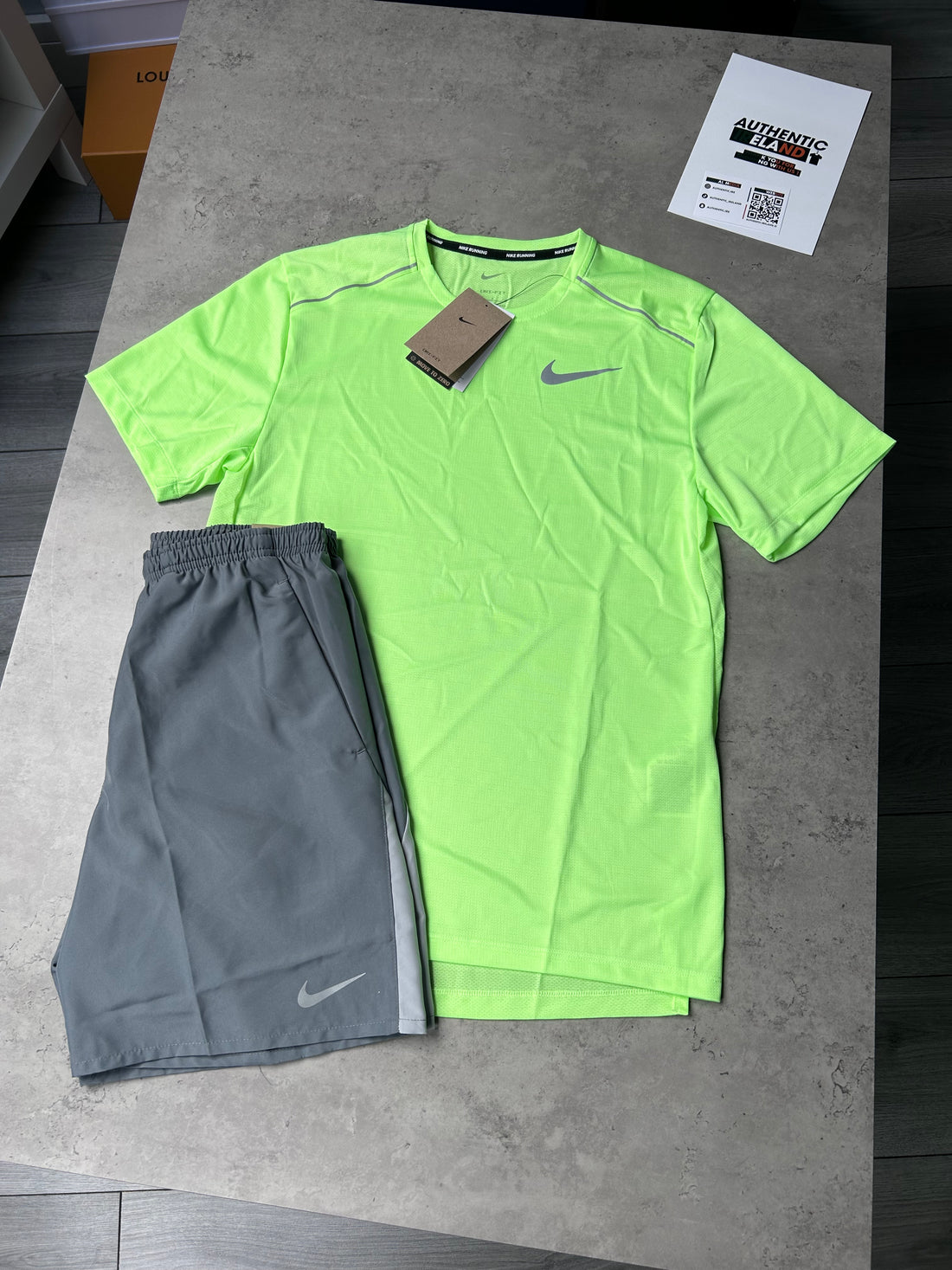 Nike Miler & Dri Fit Set - Tee & Shorts - Ghost Green / Black