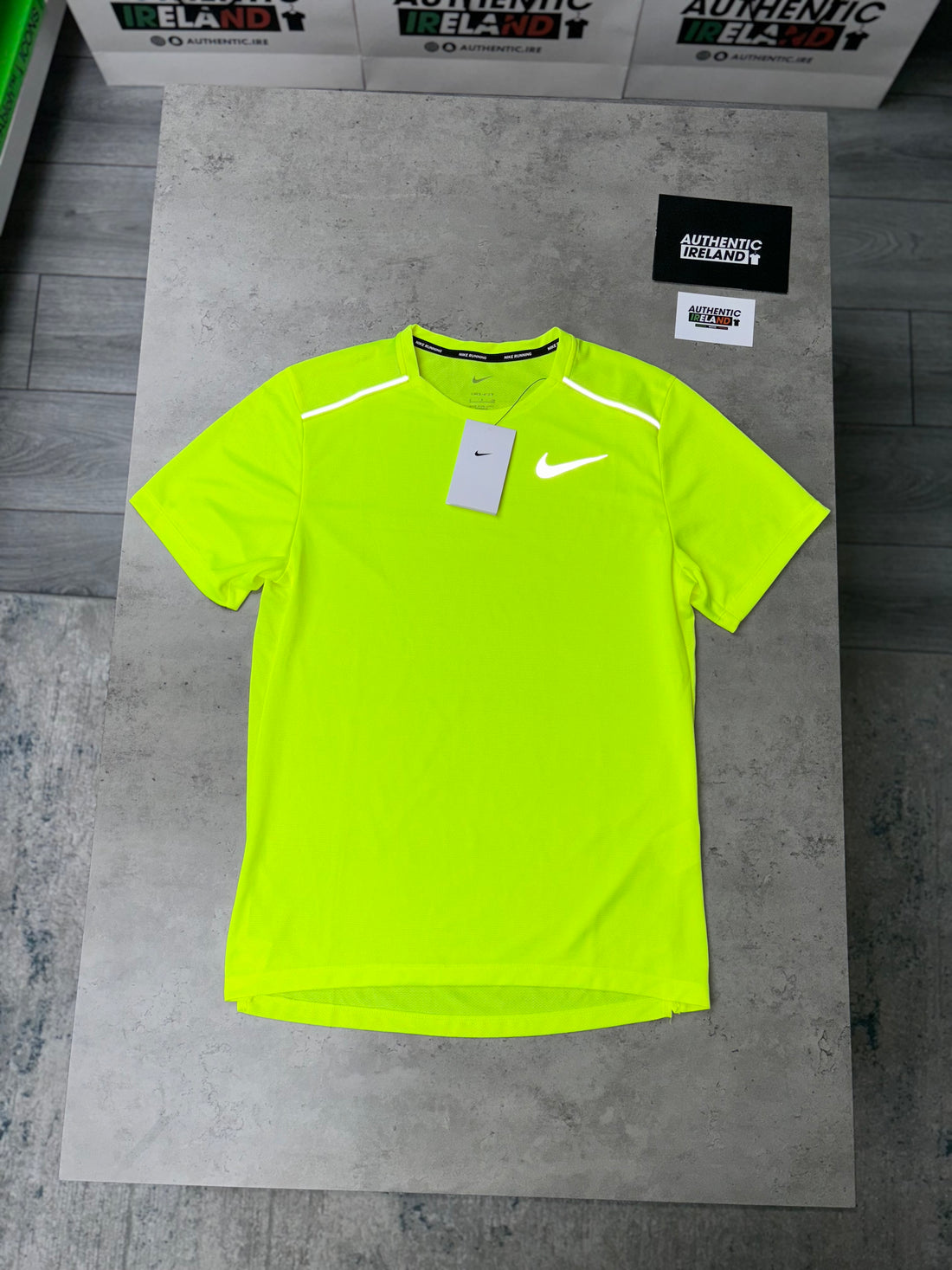 NIKE MILER 1.0 T-SHIRT - VOLT