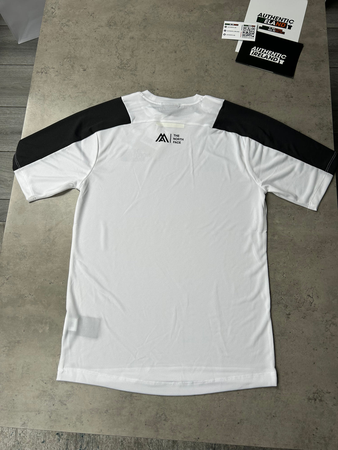 THE NORTH FACE LED T-SHIRT - WHITE/BLACK