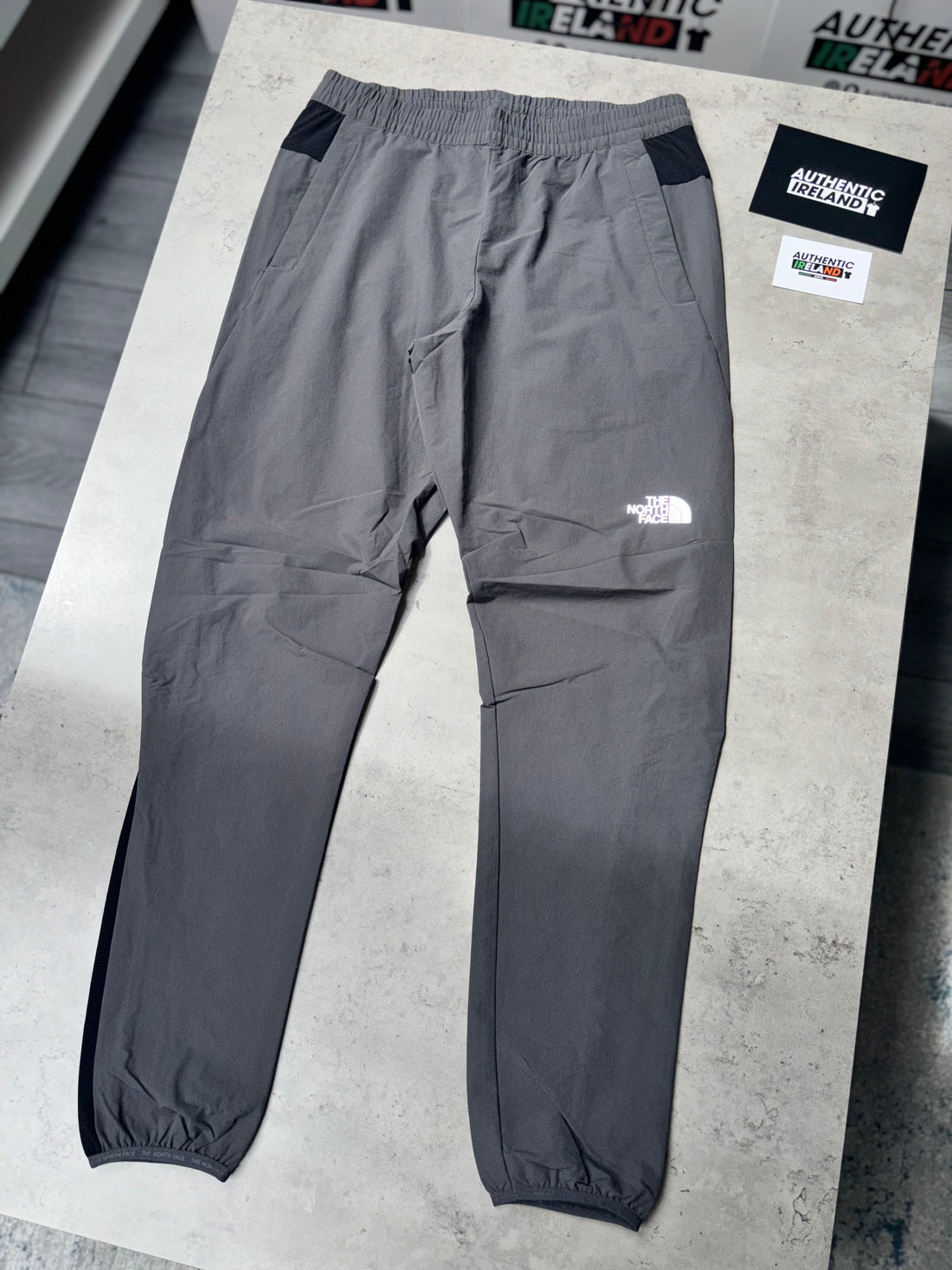 THE NORTH FACE WOVEN TRACKSUIT - GREY/BLACK