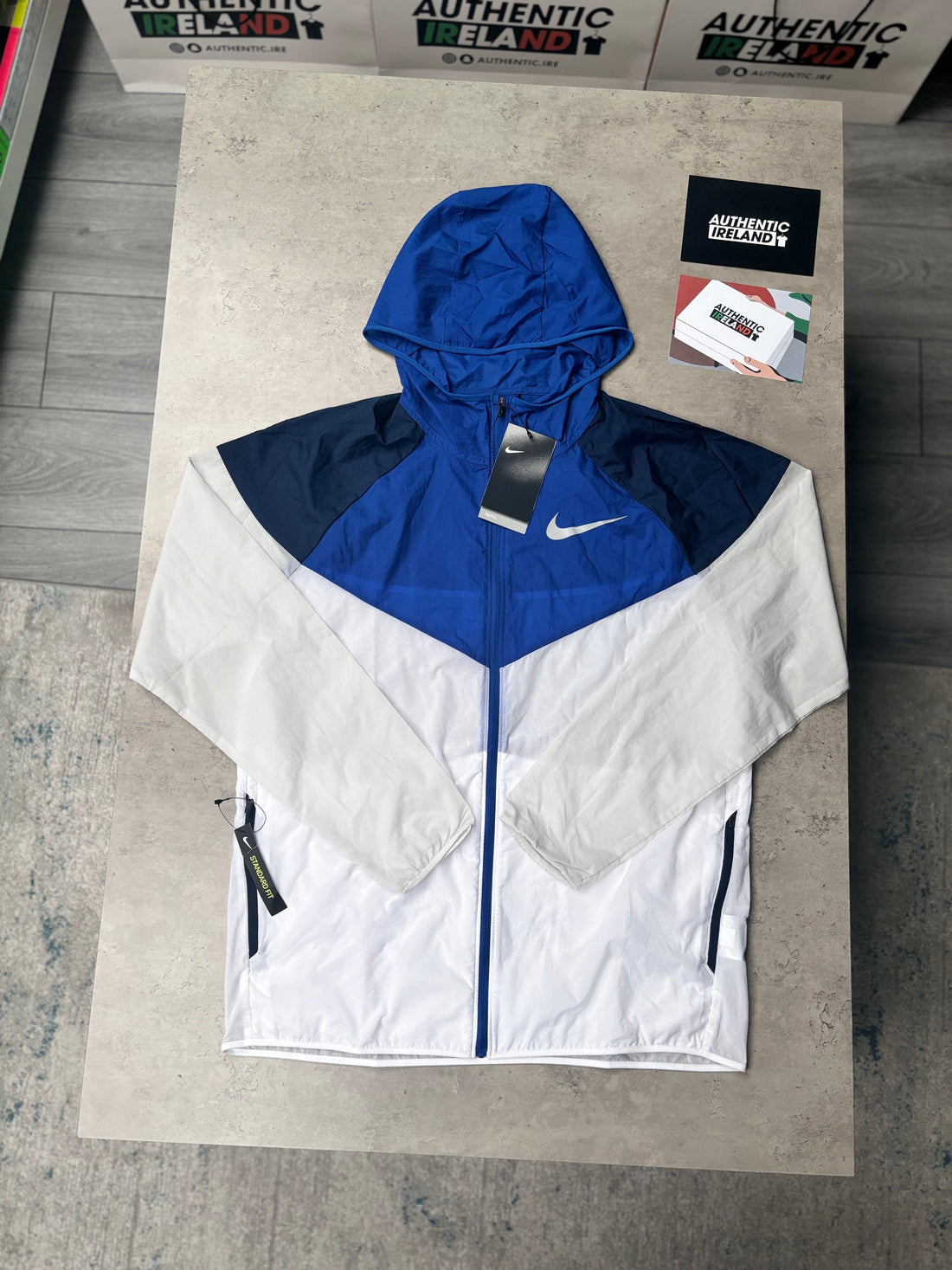 NIKE REPEL WINDRUNNER JACKET - BLUE/WHITE