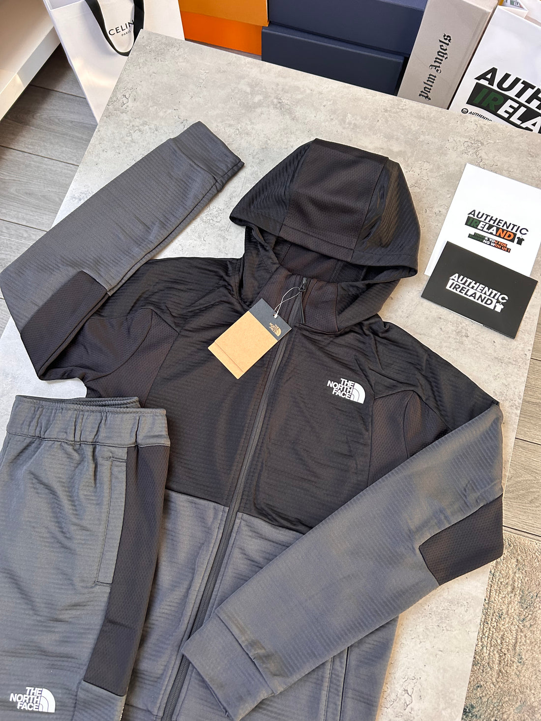 THE NORTH FACE MOUNTAIN ATHLETICS SET - ASPHALT GREY/BLACK