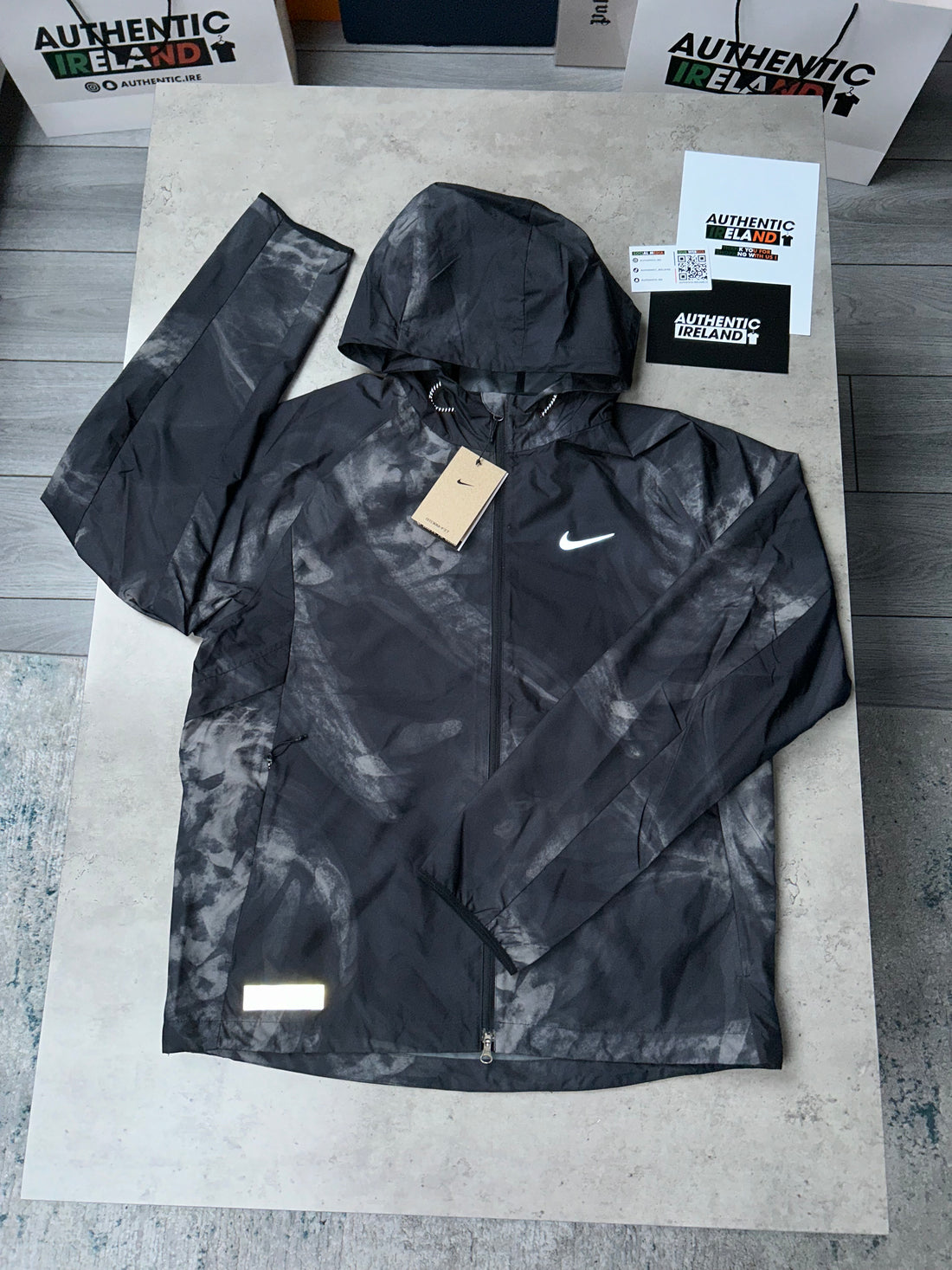 NIKE STORM-FIT WINDRUNNER JACKET - BLACK