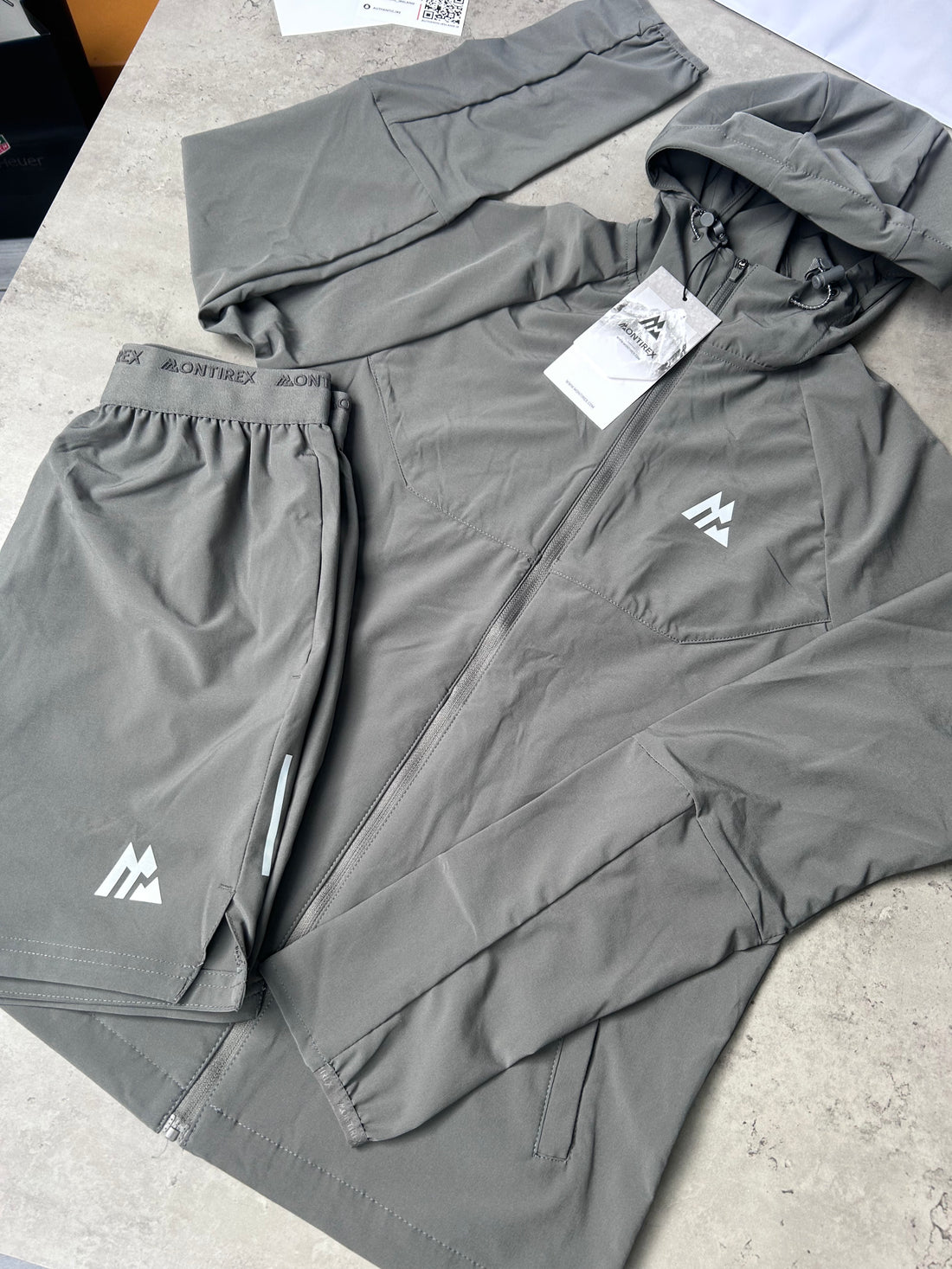 MONTIREX WINDRUNNER SET - CEMENT GREY – authenticireland