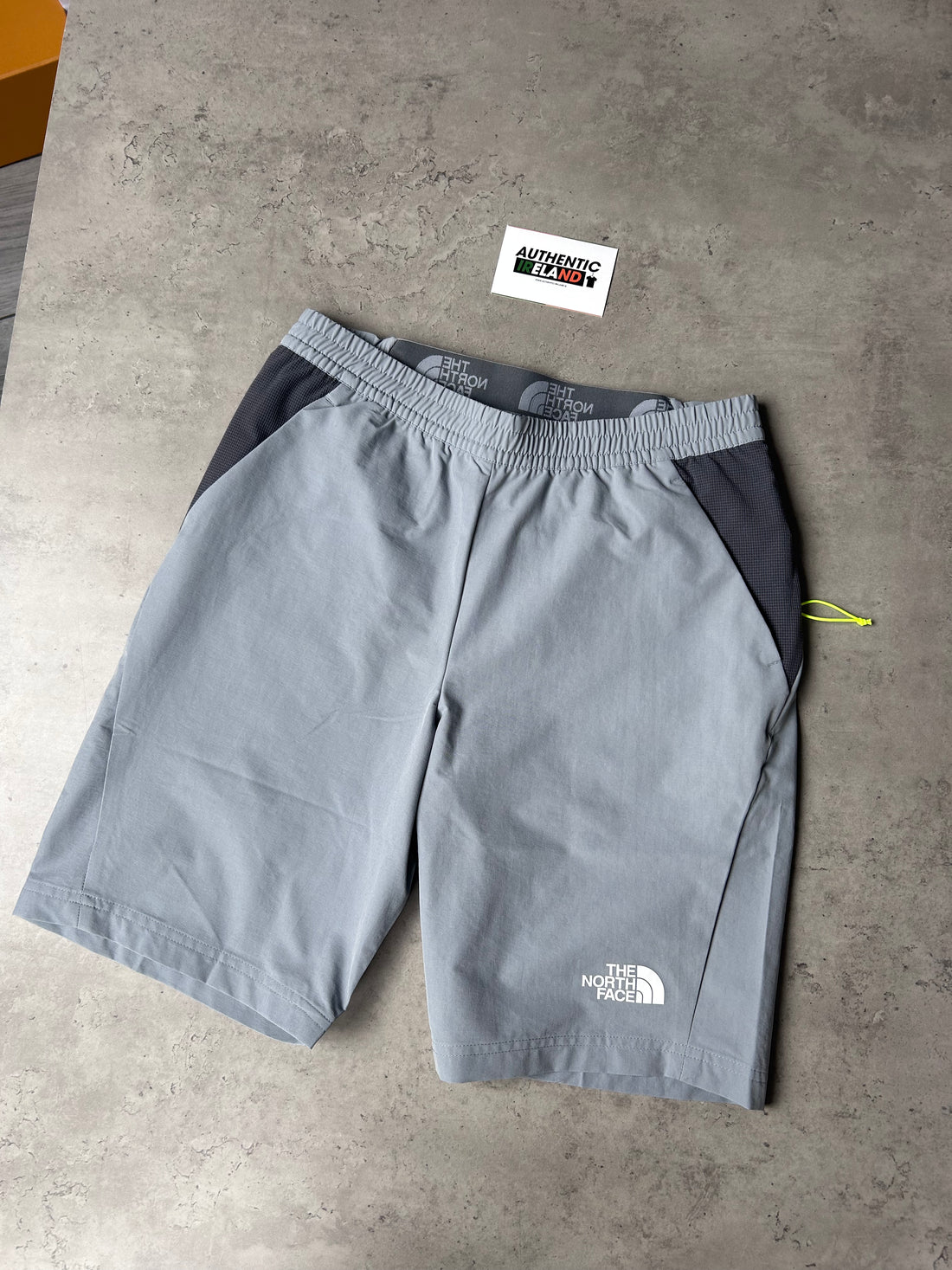 THE NORTH FACE PERFORMANCE SET + T-SHIRT COMBO - GREY/GREEN